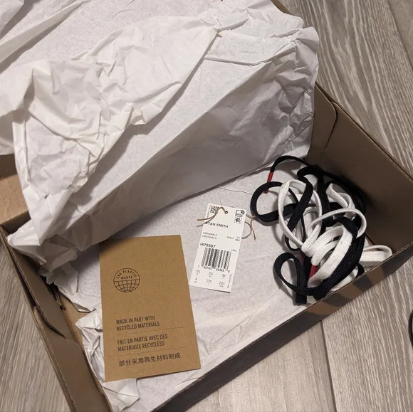 Adidas Cruella DeVil shoes - Picture 5 of 14